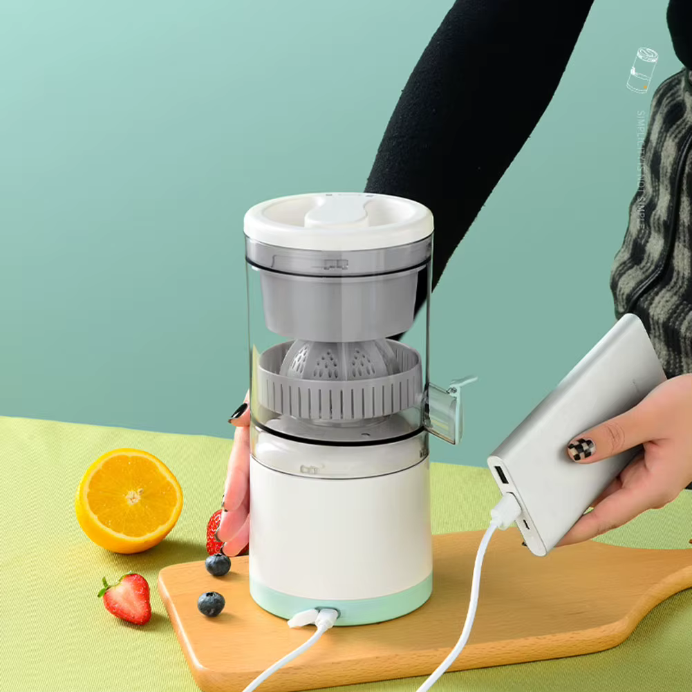 Portable electric citrus juicer, quick and easy