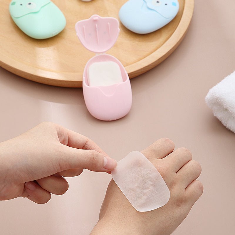 Soap leaves – Clean hands everywhere, without liquid
