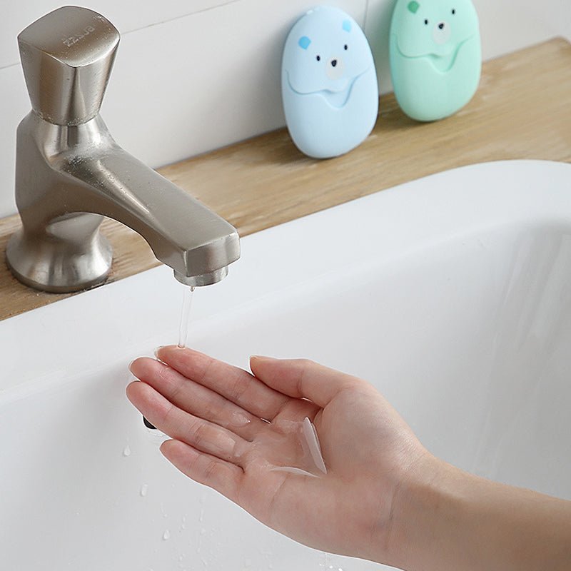Soap leaves – Clean hands everywhere, without liquid