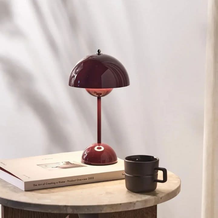 Moderní bezdrátová LED stolní lampa, stmívatelná 