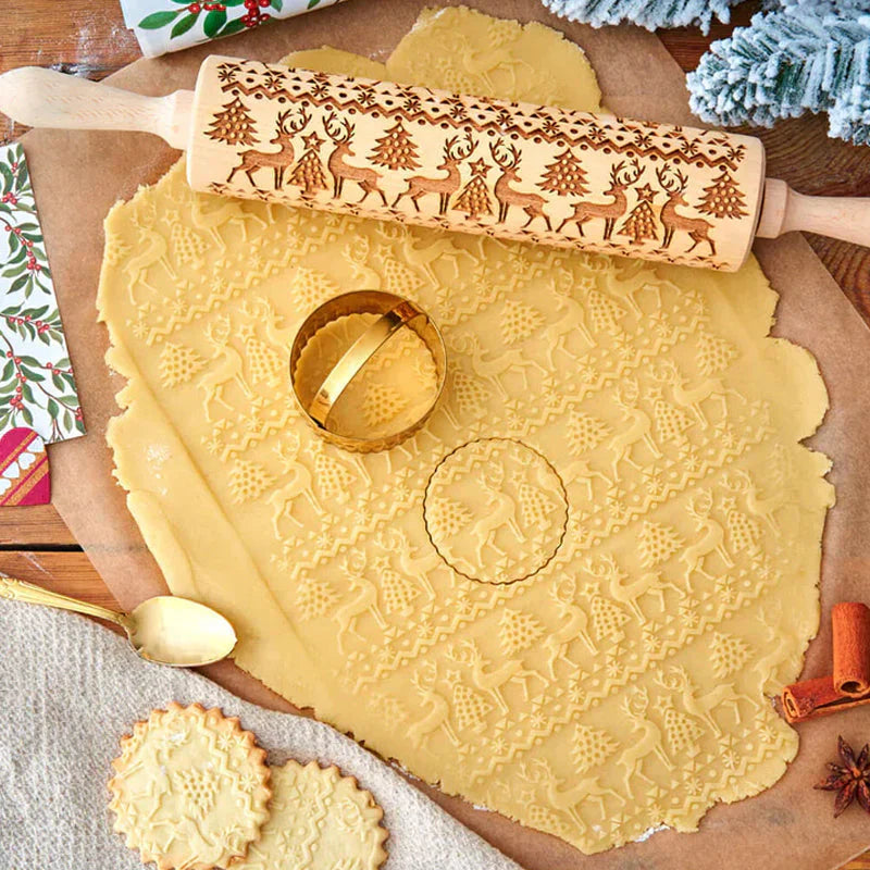 Biscotti festivi perfetti grazie al mattarello inciso 