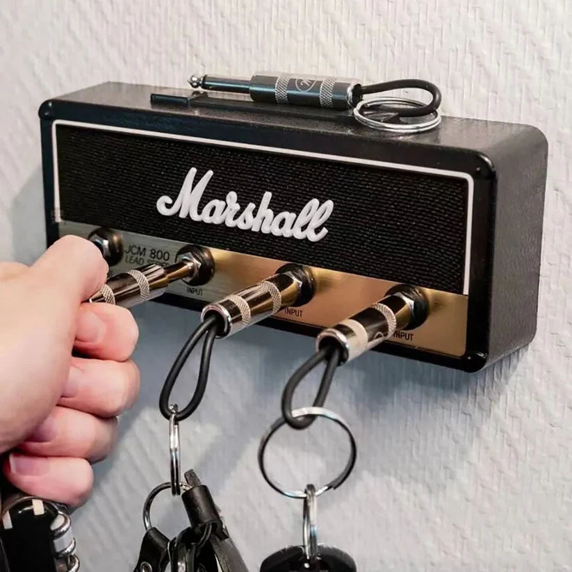 Tartsd a kulcsaidat stílusosan egy rock kulcstartóval 